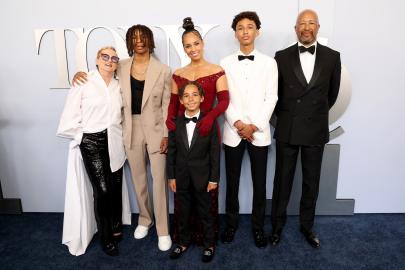 Alicia Keys Brings Her Children and Mom to Tony Awards Red Carpet