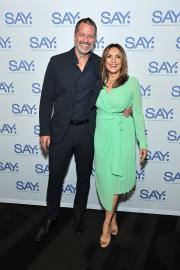 Mariska Hargitay Recalls Meeting Husband Peter Hermann: 'Knees Getting Weak'