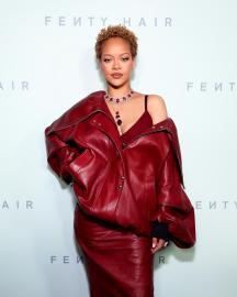 Rihanna Clarifies Her Status After Wearing ‘I’m Retired’ Shirt
