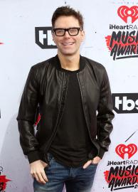 ‘DWTS’ Winner Bobby Bones Defends His Title After Julianne Hough Diss