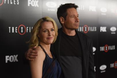 Why Gillian Anderson Kissed ‘X-Files’ Costar David Duchovny at 1997 Emmys