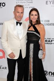 Kevin Costner ‘Feels Like He’s Been Stabbed in the Back’ After Divorce