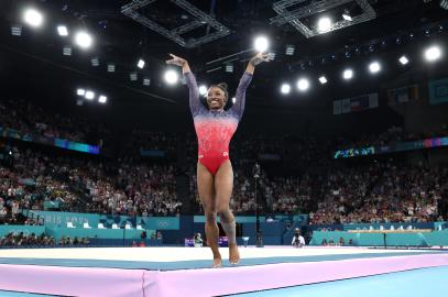Simone Biles Is a Size 000 and 'Struggles' to Find 'Bottoms That Fit'