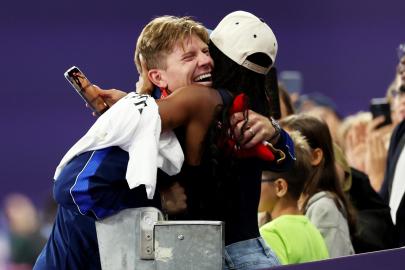 Hunter Woodhall Wins Paralympic Gold Weeks After Wife Wins Olympic Gold