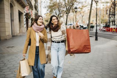 17 Classy Rich Mom Amazon Sweaters That Feel Like Loungewear