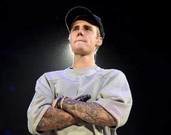 New Dad Justin Bieber 'Wants to Make Peace' With Ex Selena Gomez