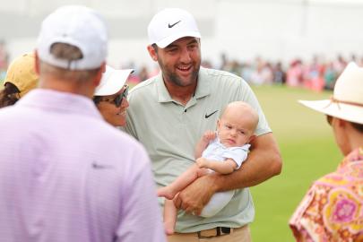 Scottie Scheffler Celebrates Tour Championship Win With Son Bennett