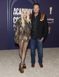Blake Shelton Gushes Over 'Pretty Girl' Gwen Stefani in Birthday Tribute