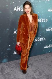 Bethany Joy Lenz Details Marriage to Cult Leader’s Son on ‘Call Her Daddy’