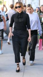 Jennifer Lopez Trades Her Stilettos for Comfy-Chic Fall Flats