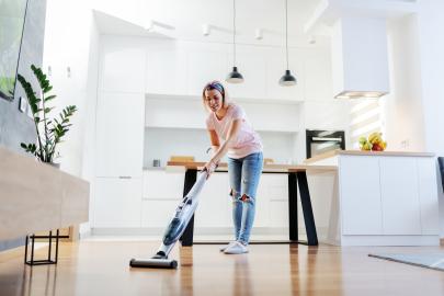 I'm Ditching My Swiffer Mop for This Bestselling Wet Vacuum on Amazon — Get It on Sale