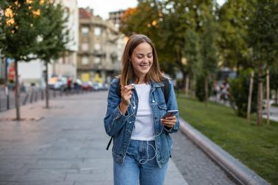 12 Everyday Jeans That Are Comfier Than Sweatpants 