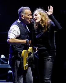 Bruce Springsteen and Patti Scialfa Detail Balancing Marriage, Performing