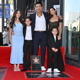 Mario Lopez Brings Wife Courtney and Kids to Walk of Fame Ceremony