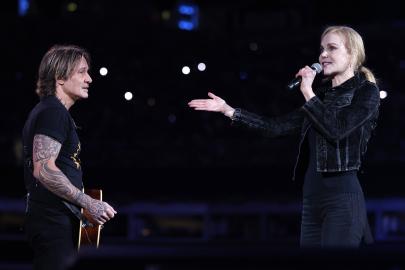 Nicole Kidman Joins Keith Urban on Stage to Celebrate His Birthday