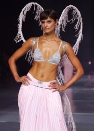 Taylor Hill Still Loves Her Past ‘Cute’ Victoria’s Secret Fashion Show Looks