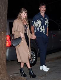 Taylor Swift Carries Snake Purse on NYC Date Night With Travis Kelce