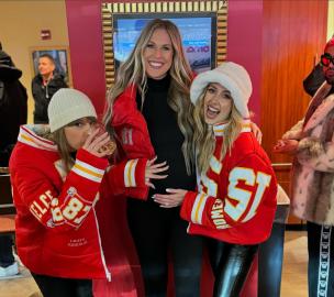 Taylor Swift, Brittany Mahomes and Lyndsay Bell Recreate Game Day Pic