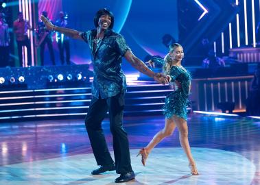 5 Hot Stories: 'DWTS' Soul Train Scores, Garth Brooks Scandal