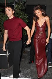 Tom Holland Sometimes Googles Girlfriend Zendaya Out of 'Anxiety'