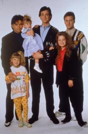 Dave Coulier Group Texted 'Full House' Costars About His Cancer Diagnosis