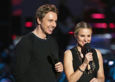 Dax Shepard Catches Fans Trying to Identify Him and Kristen Bell