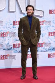 Chris Evans Debuts Shaggy Beard at 'Red One' Premiere in Berlin