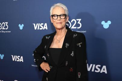 Jamie Lee Curtis’ Makeup-Free Selfie Is Inspired by Pamela Anderson