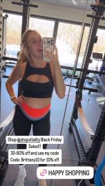 Pregnant Brittany Mahomes Shows off Squat Technique in the Gym