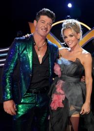Robin Thicke Is ‘Clueing Out’ Like Jenny for Latest ‘Masked Singer’ Guess
