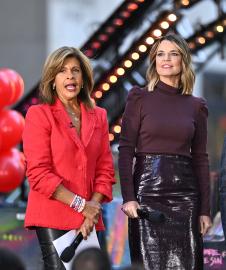 Savannah Guthrie and Hoda Kotb Save Awkward Thanksgiving Parade Moment