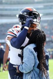 Simone Biles Kisses Husband Jonathan Owens on Sidelines Before Bears Game