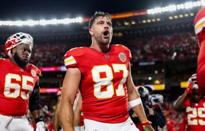 Travis Kelce Becomes 'Oldest' Player in NFL History to Accomplish Feat