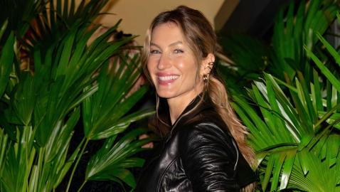 Gisele Bündchen Wore a $3,500 Shoulder Bag— Recreate the Look for $19