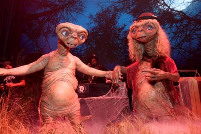 Heidi Klum Completely Transforms into ET for Halloween 2024