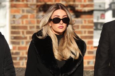 Liam Payne's Grieving Girlfriend Cries in 1st Sighting Since His Funeral