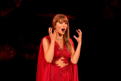 Why Do Taylor Swift Fans Wear Friendship Bracelets to the Eras Tour?