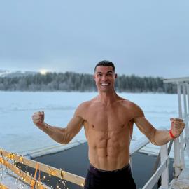 Cristiano Ronaldo Celebrates Christmas With Shirtless Photo in the Snow