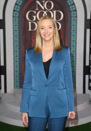 Lisa Kudrow Says That ‘Friends’ Relationships ‘Took Some Work’