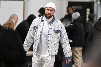 Travis Kelce Greets Excited Taylor Swift Fans After Chiefs Game