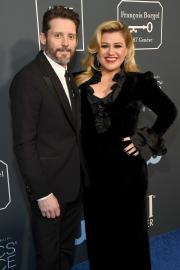 Kelly Clarkson Seemingly Shades Ex-Husband Brandon Blackstock in New Video