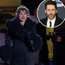 Kelly Clarkson Shades Brandon Blackstock With ‘Nope’ Christmas Stocking