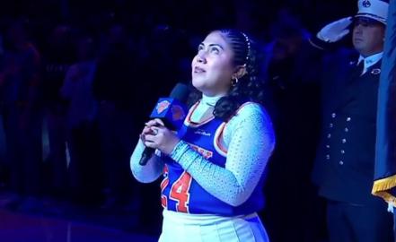 Knicks Anthem Singer Awkwardly Stops Singing After Being Heckled