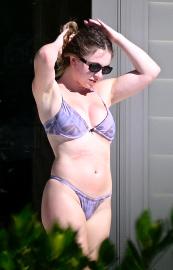 Sydney Sweeney Reacts to Comments About Her Body After Viral Bikini Pics
