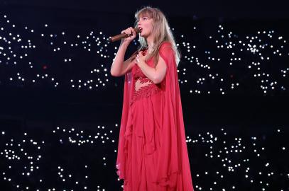 Taylor Swift Gives Touching Goodbye to 'Eras Tour' Using Her Own Lyrics
