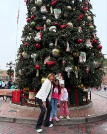 Hoda Kotb Takes Daughters to Disneyland Before Hosting Rose Parade