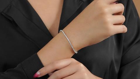 Shoppers Say This $21 Tennis Bracelet Is 'Beautiful and Believable'