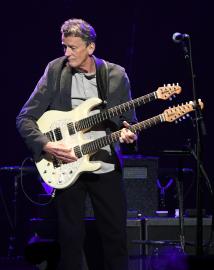 Eagles Lead Guitarist Steuart Smith Retires After Parkinsonism Diagnosis
