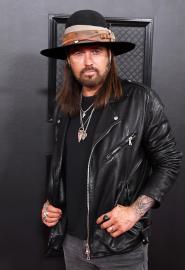 Billy Ray Cyrus Is 'Praying' for His Family Amid Ongoing Drama