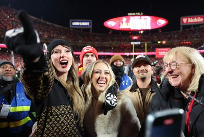 Taylor Swift and Brittany Mahomes Hug and Cheer Together After Chiefs Win